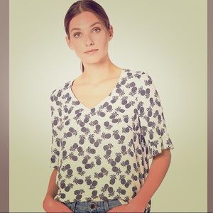 🍍Half Ruffle Bell Sleeve V-Neck Printed Blouse🍍